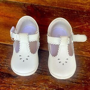 Angel T-strap shoes, size 4, white